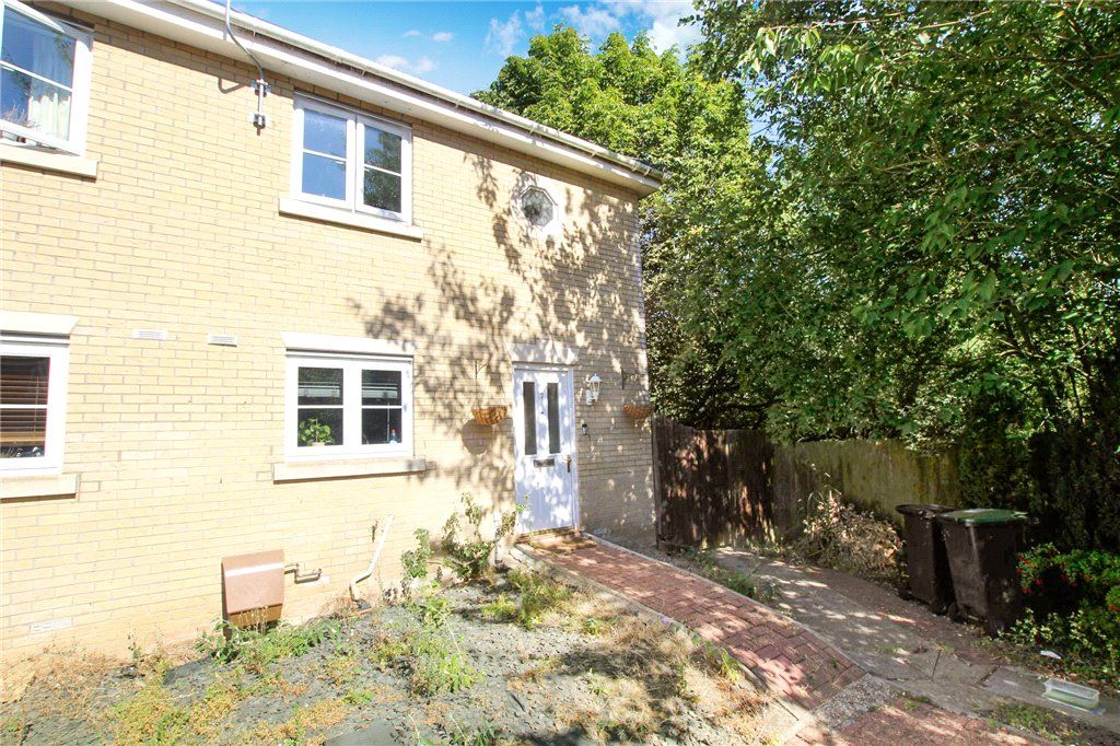 3 bed end terrace house for sale in The Osiers, Stowmarket, Suffolk