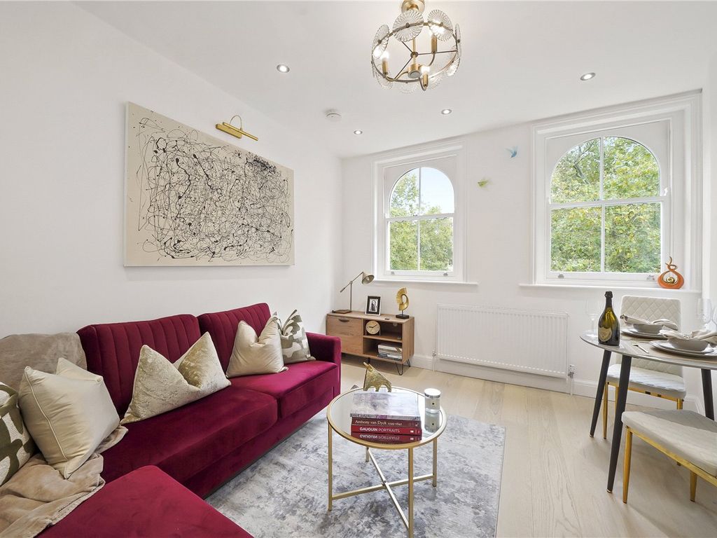 1 bed flat for sale in Kensington Gardens Square, London W2, £550,000