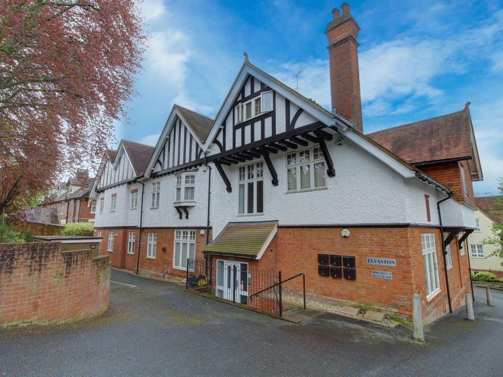 2 bed flat for sale in Rectory Avenue, High HP13 Zoopla