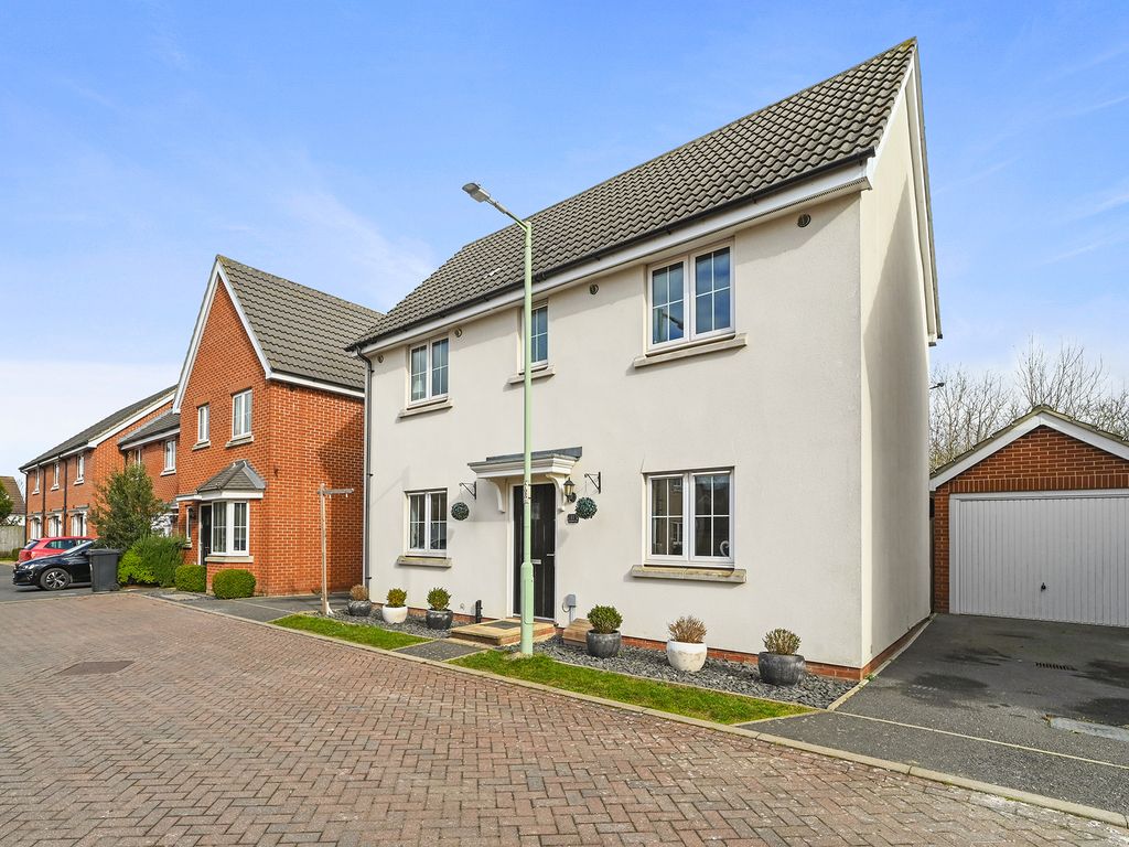 3 bed detached house for sale in Yellowhammer Close, Stowmarket IP14