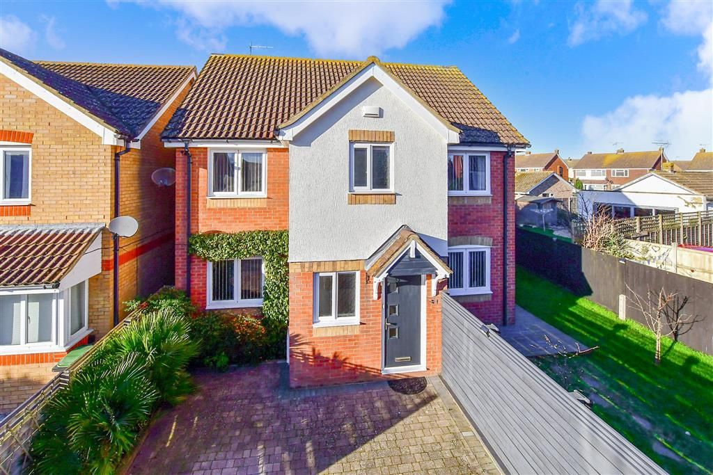 4 bed detached house for sale in Pollard Place, Whitstable, Kent CT5, £