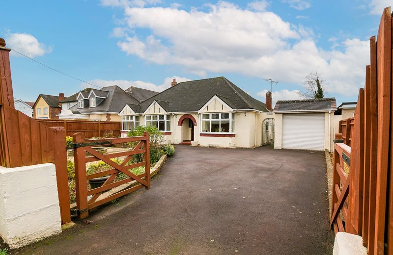 4 bed detached bungalow for sale in Oxford Road, Kidlington OX5, £725,000 Zoopla