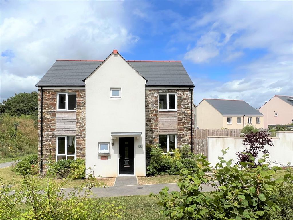 4 bed detached house for sale in Shippen Walk, St Austell, St. Austell