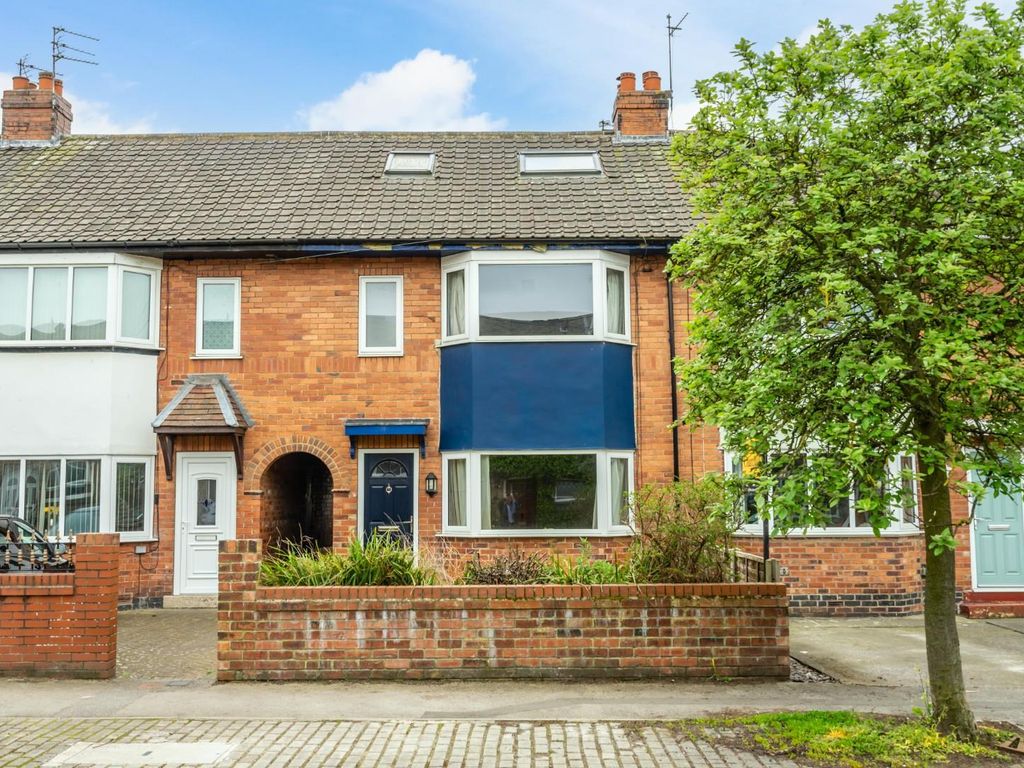 2 bed terraced house for sale in Garfield Terrace, Leeman Road, York