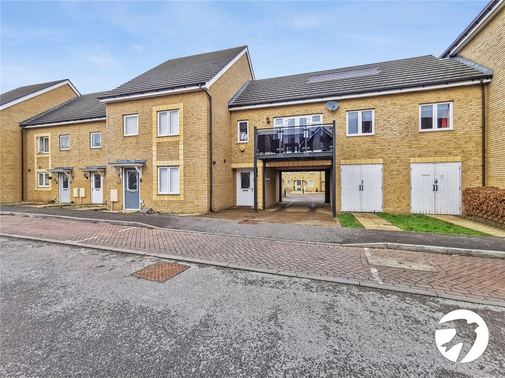 2 bed to rent in Chapel Drive, Victoria Park, Dartford, Kent