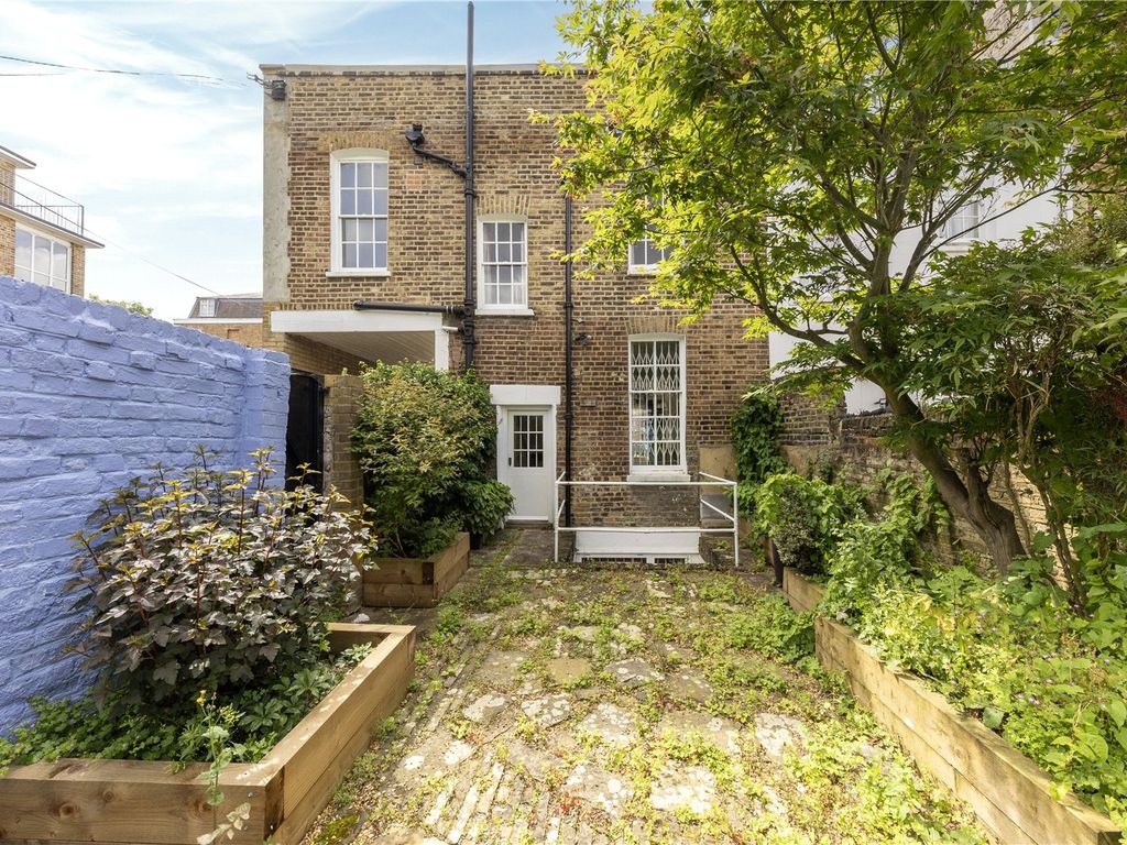 3 bed end terrace house for sale in Brooksby Street, London N1, £