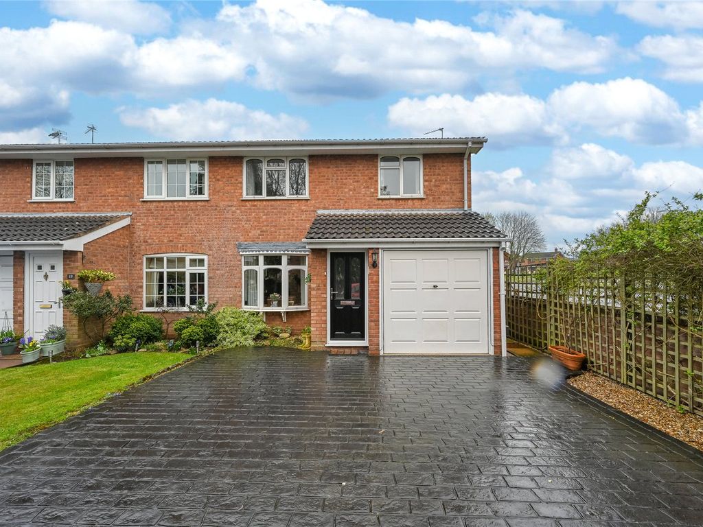 3 bed semidetached house for sale in Worcester Grove, Perton
