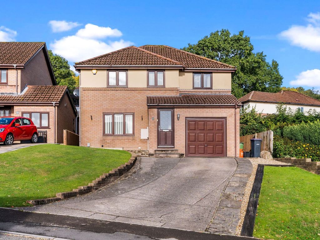 4 bed detached house for sale in Daffodil Court, Ty Canol NP44 Zoopla