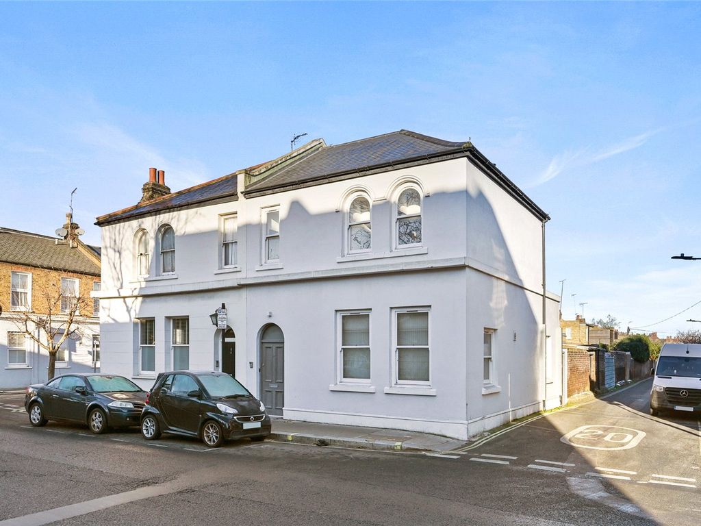 2 bed flat for sale in Glenthorne Road, Brackenbury Village, London W6