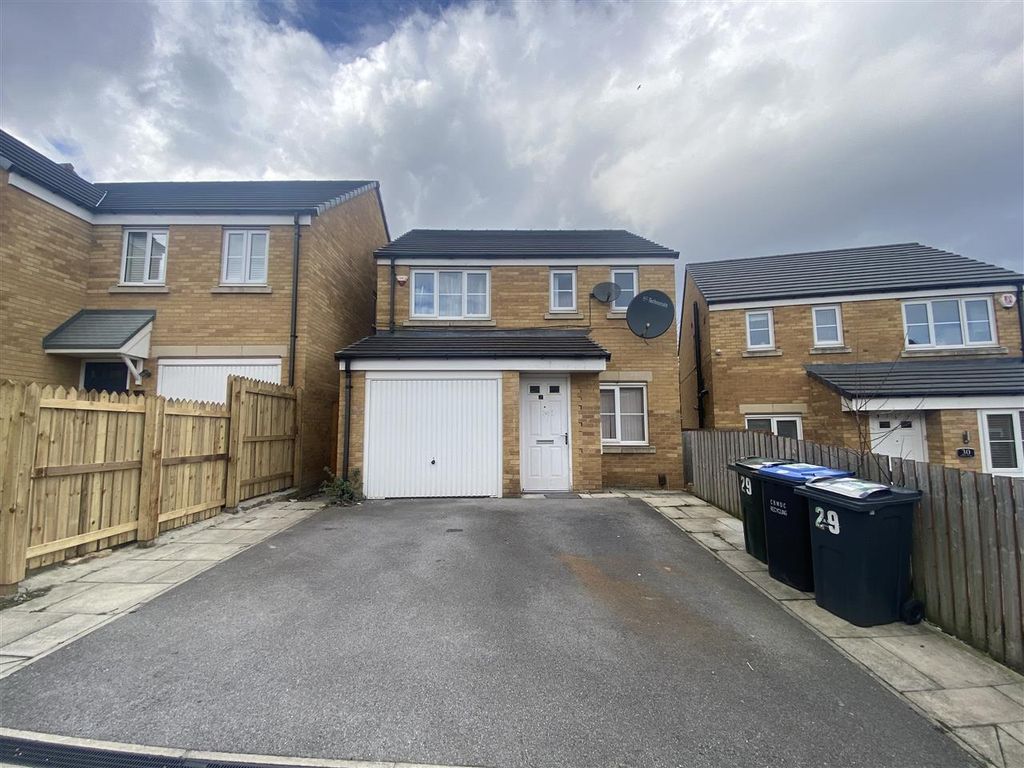 3 bed detached house to rent in Forrest Close, Bradford BD6 Zoopla