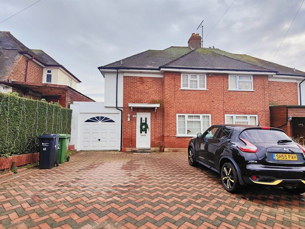 3 bed semidetached house for sale in Alexandra Avenue, Holmer