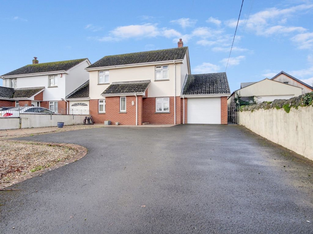 3 bed link detached house for sale in First Field Lane, Braunton EX33