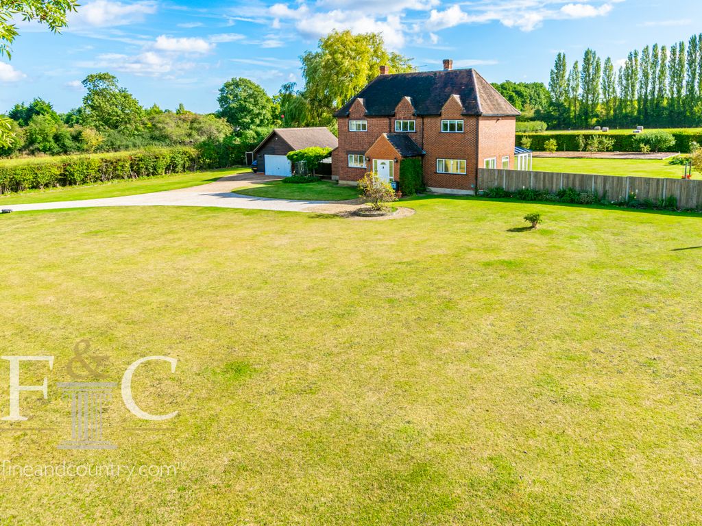 5 bed detached house for sale in Common Road, Nazeing, Essex EN9, £