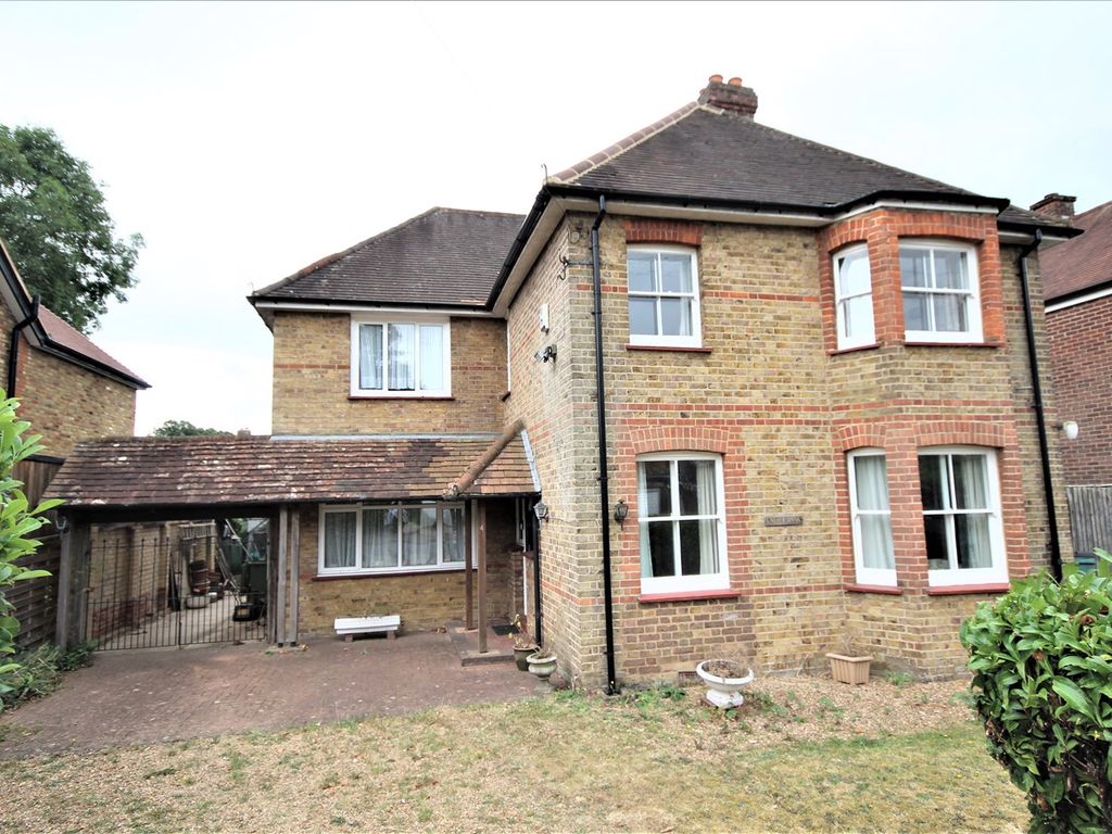 4 bed detached house for sale in Cross Lanes, Chalfont St Peter SL9