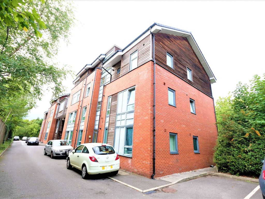 3 bed flat for sale in Wellington Road, Eccles M30 Zoopla