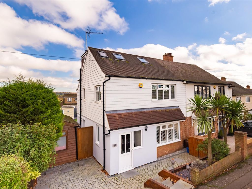 4 bed semidetached house for sale in Centre Avenue, Epping CM16 Zoopla