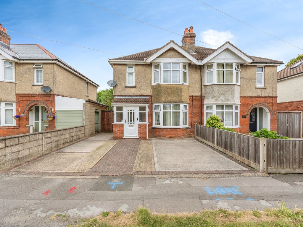 3 bed semidetached house for sale in Kennedy Road, Maybush
