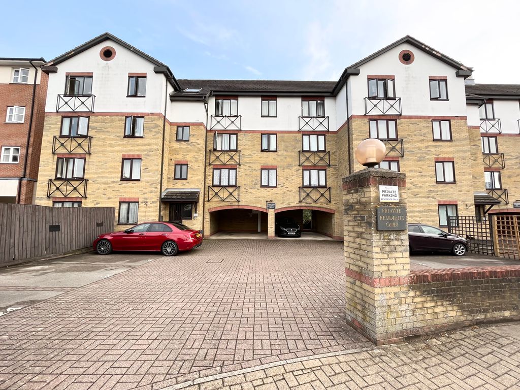 2 bed flat to rent in Burlington House, Peterborough PE1 Zoopla