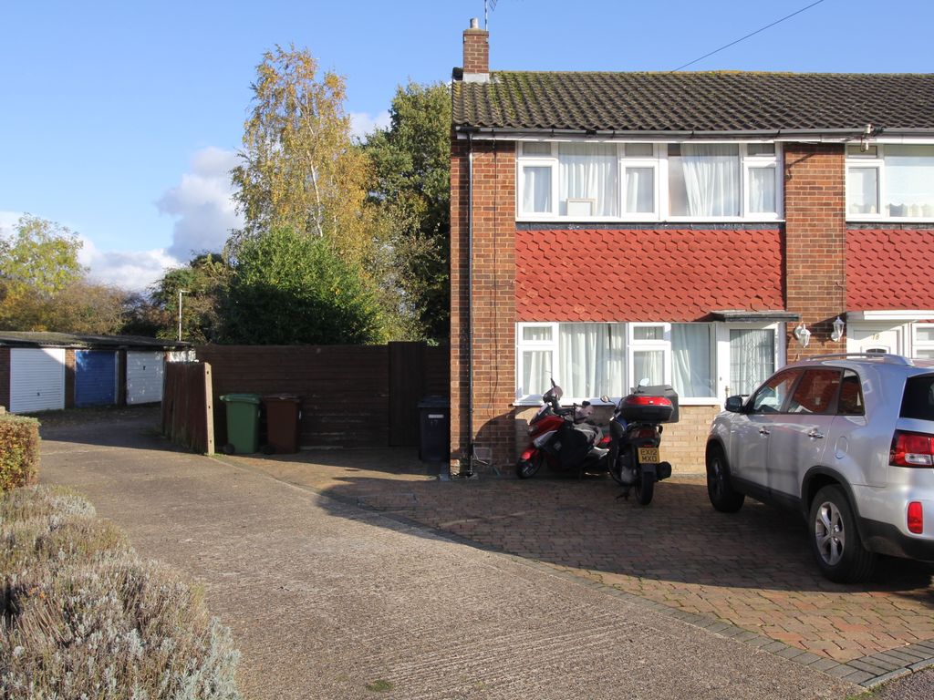 3 bed end terrace house to rent in Abingdon Place, Potters Bar EN6 Zoopla