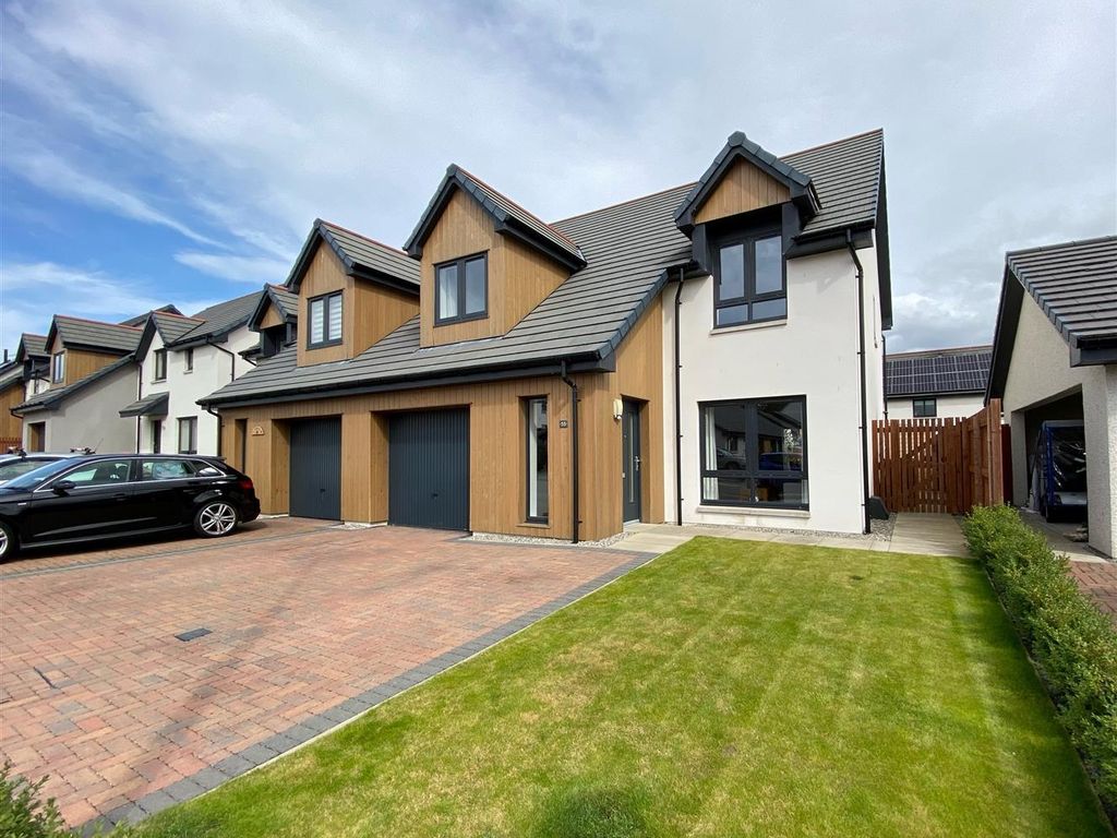 3 bed semidetached house for sale in Cawdor Avenue, Elgin IV30, £255,000 Zoopla