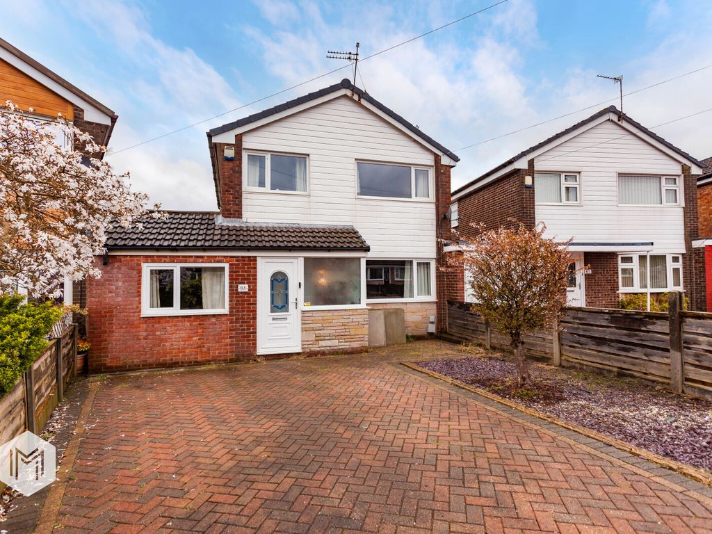 4 bed link detached house for sale in Warwick Road, Radcliffe