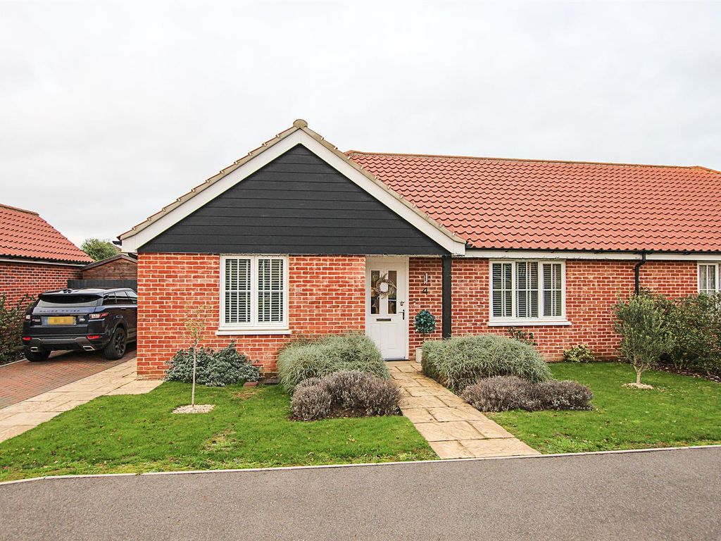 2 bed semidetached bungalow for sale in Morello Chase, Soham, Ely CB7
