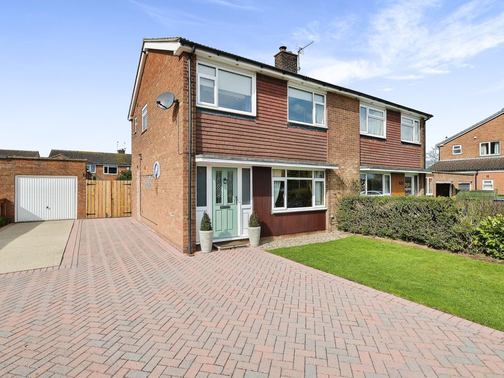 3 bed semidetached house for sale in Grassington Avenue, Northallerton, North Yorkshire DL7