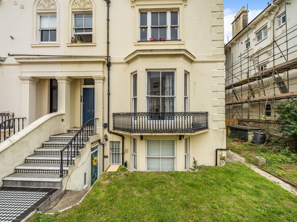 2 bed flat for sale in Albany Villas, Hove, East Sussex BN3, £550,000