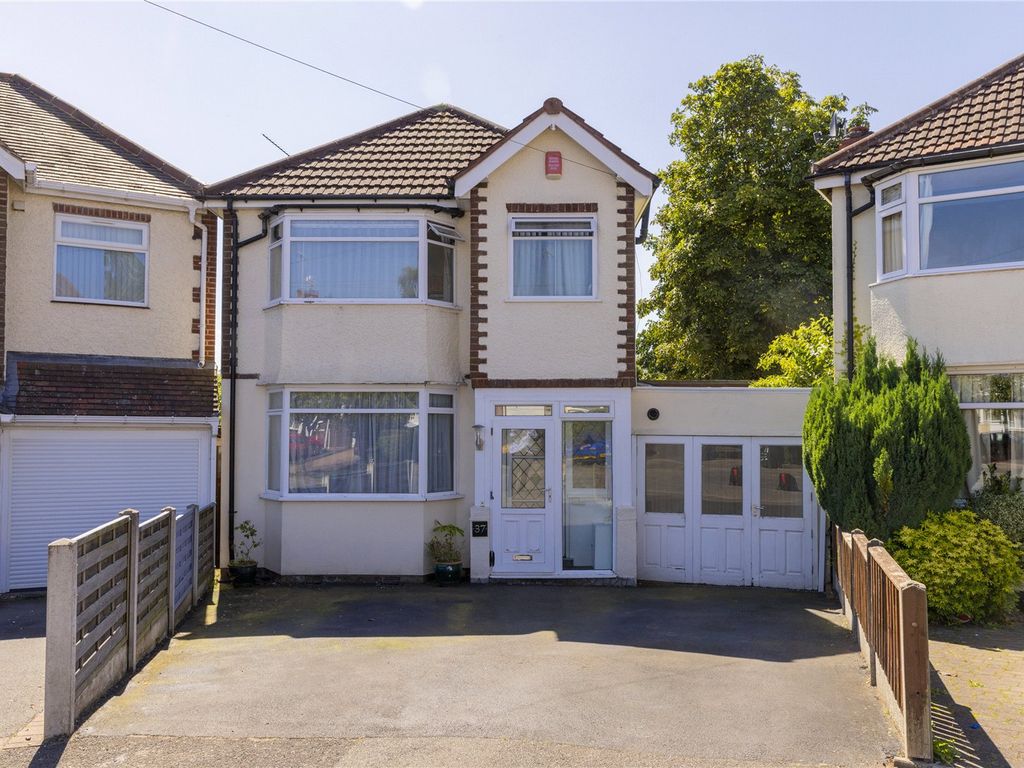 3 bed detached house for sale in Elm Croft, Oldbury, West Midlands B68