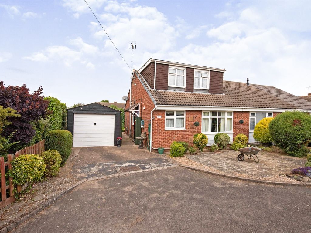 2 bed semidetached bungalow for sale in Featherbed Lane, Hillmorton