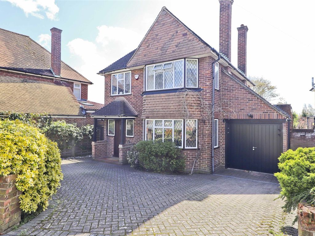 4 bed detached house for sale in St. Drive, Ickenham UB10 Zoopla