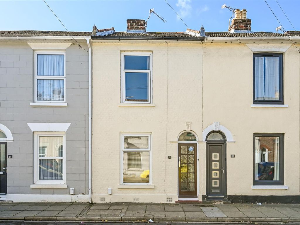 3 bed terraced house for sale in Stansted Road, Southsea PO5, £240,000