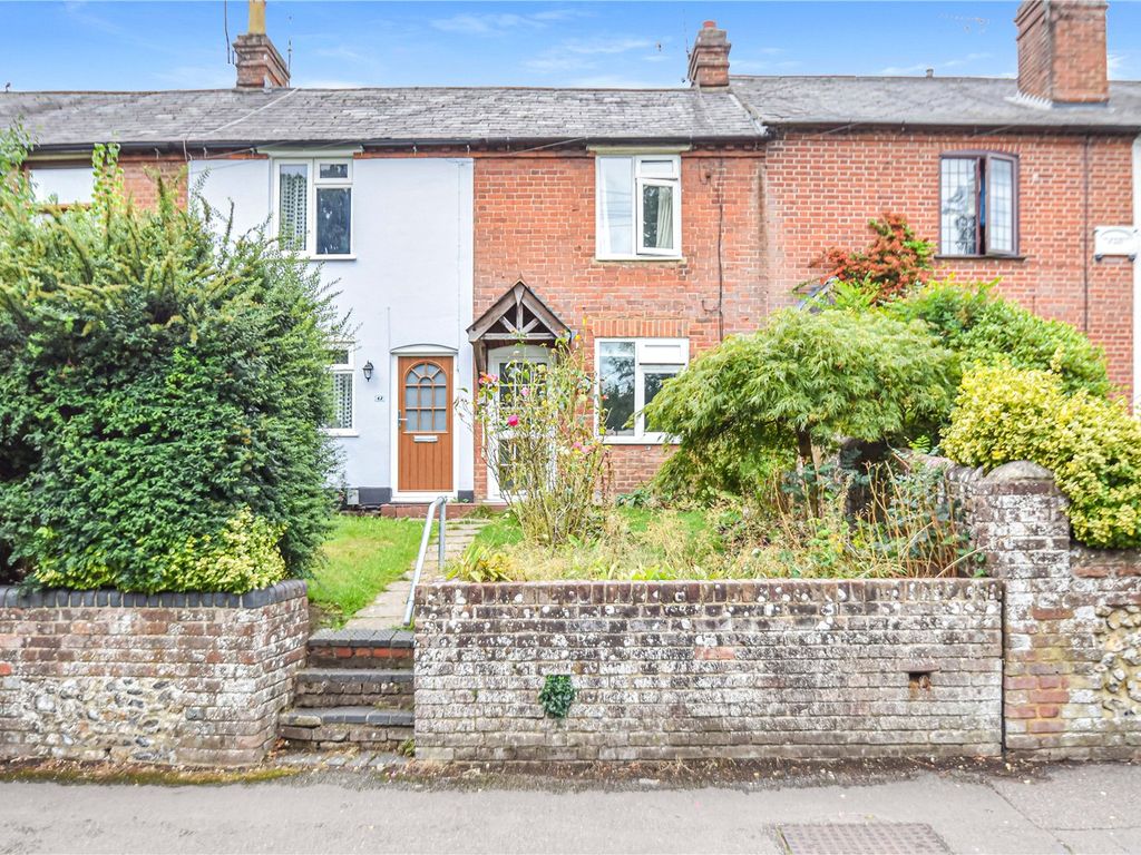 3 bed terraced house for sale in Bois Moor Road, Chesham