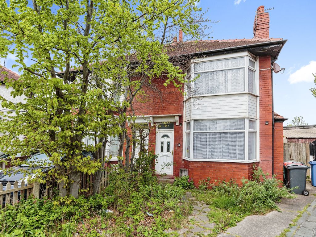 3 bed semidetached house for sale in Cypress Avenue, Thornton