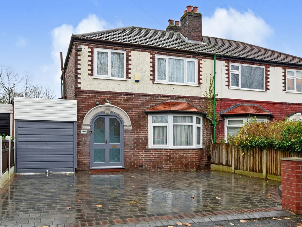 3 bed semidetached house for sale in Glebelands Road, Sale M33 Zoopla
