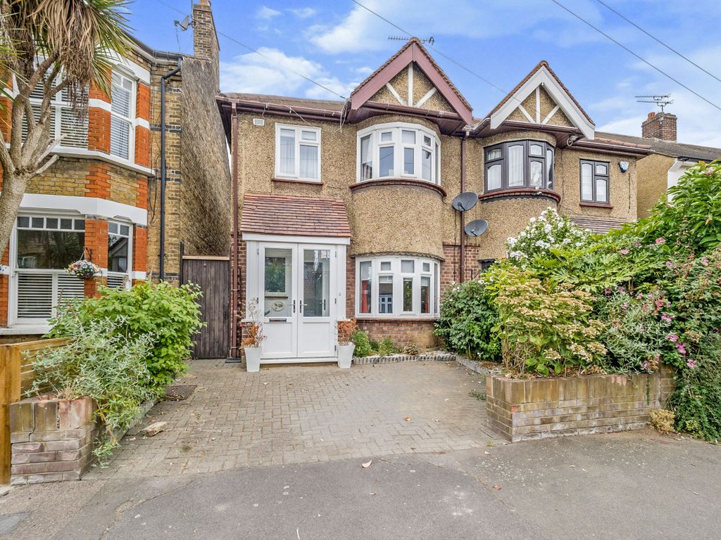 3 bed semidetached house for sale in Stanley Road, London E18 Zoopla