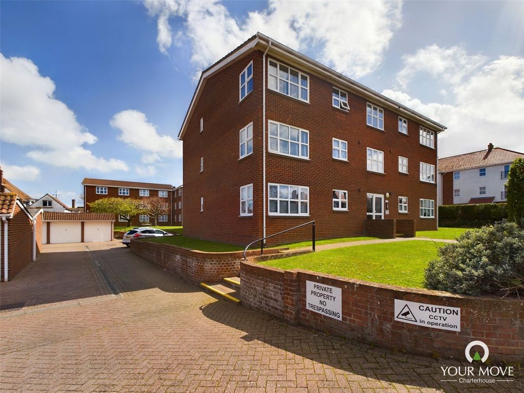 2 bed flat for sale in Cornwall Gardens, Cliftonville, Margate, Kent