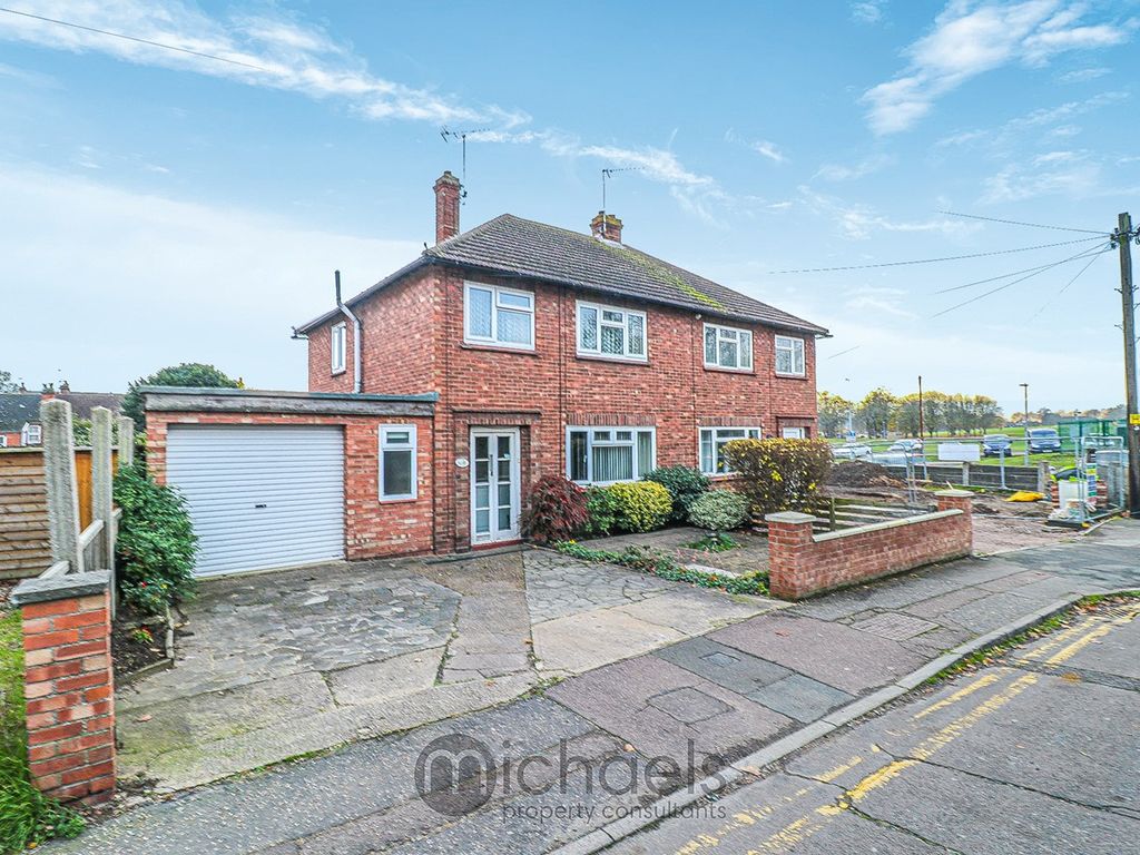 3 bed semidetached house for sale in Meyrick Crescent, Colchester CO2