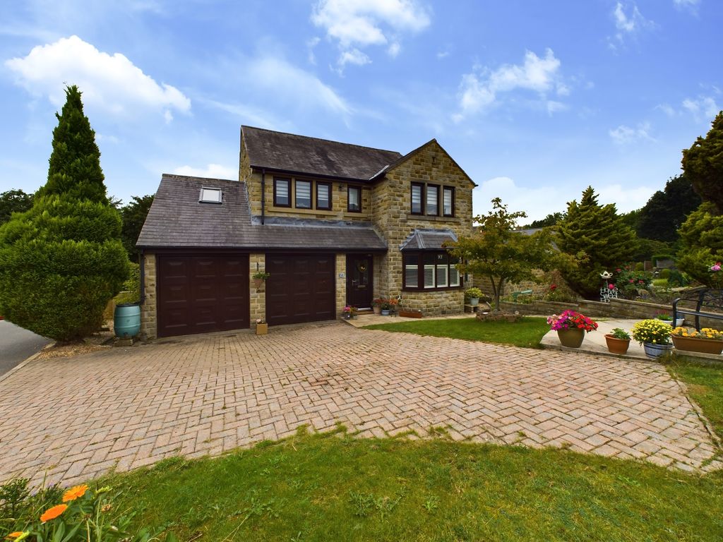 4 bed detached house for sale in Woodland Drive, Brighouse HD6, £