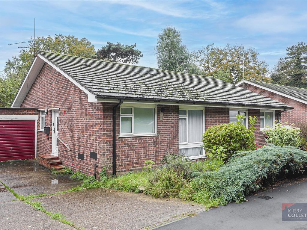 2 bed semidetached bungalow for sale in Brookside, Hoddesdon EN11, £