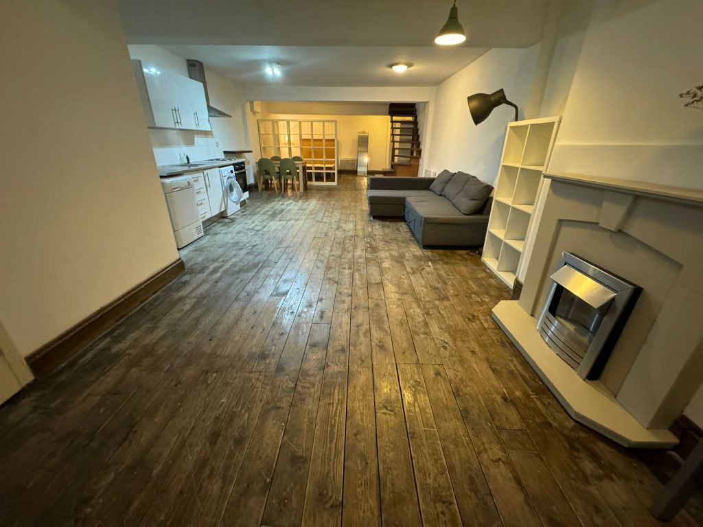 Studio to rent in Stoke Newington High Street, London N16, £1,800 pcm