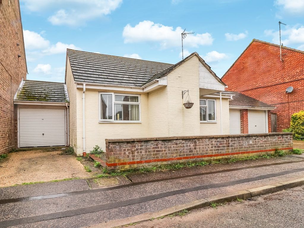 2 bed detached bungalow for sale in Richard Avenue, Wivenhoe