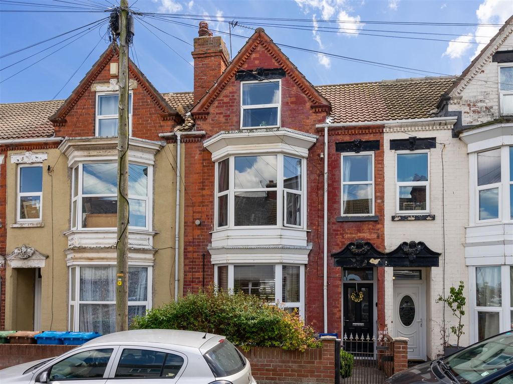 4 bed terraced house for sale in High Brighton Street, Withernsea HU19