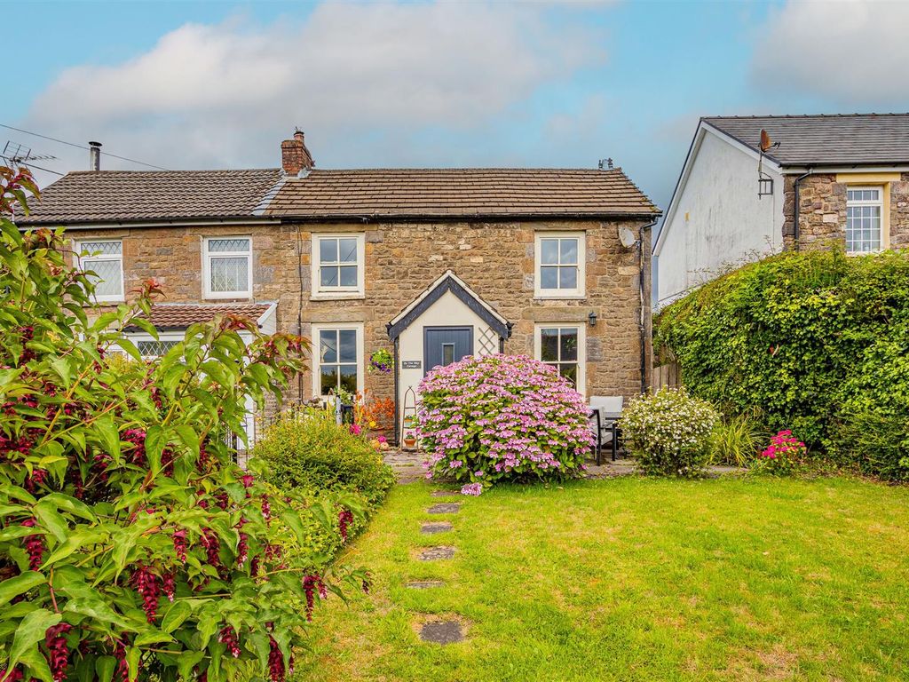 3 bed semidetached house for sale in Redgate Terrace, Groesfaen