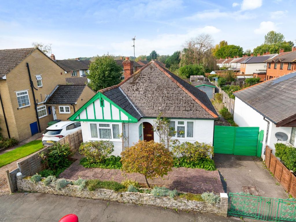 2 bed bungalow for sale in Bramley Road, Camberley GU15, £425,000 Zoopla