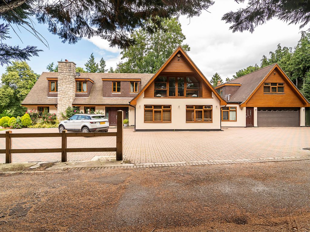 6 bed detached house for sale in Park Road, Stoke Poges, Slough