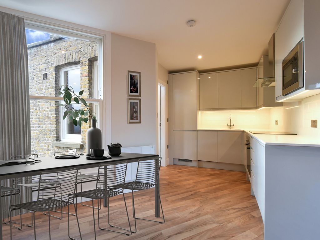 Studio to rent in Market Square, Bromley BR1, £1,400 pcm Zoopla