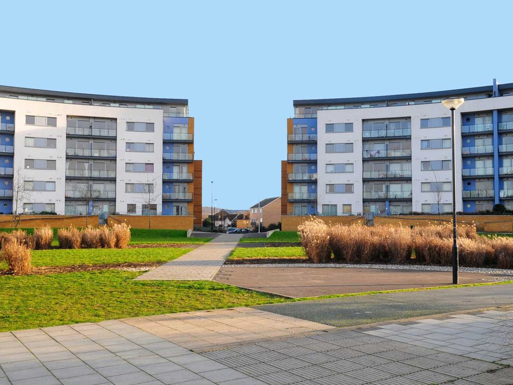 2 bed flat to rent in Tideslea Path, Thamesmead West SE28 Zoopla