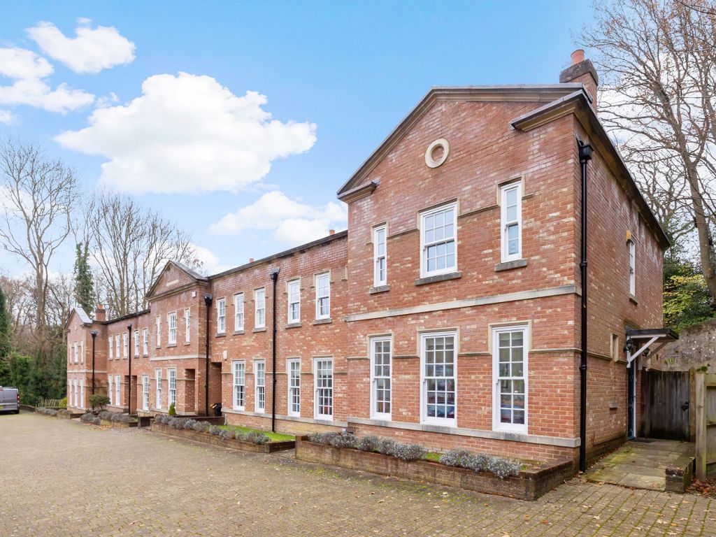 3 bed end terrace house for sale in Rock Robin Row, Station Hill