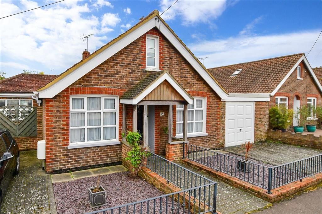 3 bed bungalow for sale in Lansdowne Road, Littlehampton, West Sussex